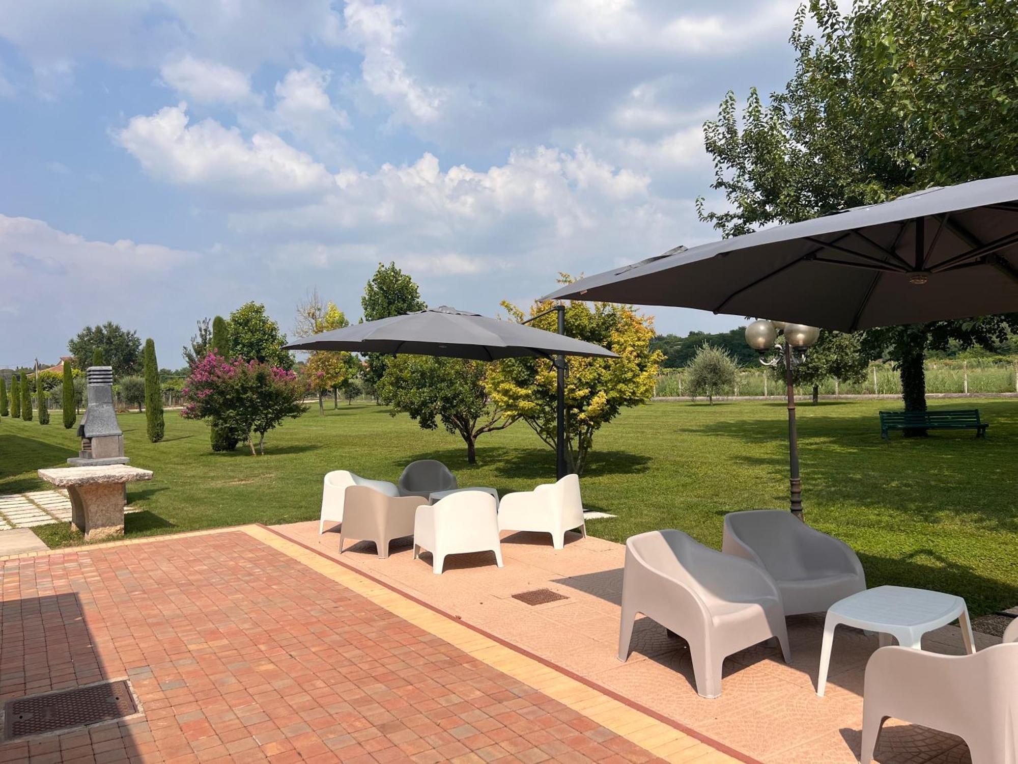 Appartamento "Casa Vacanze Corte Ara Decima" Sona Bagian luar foto