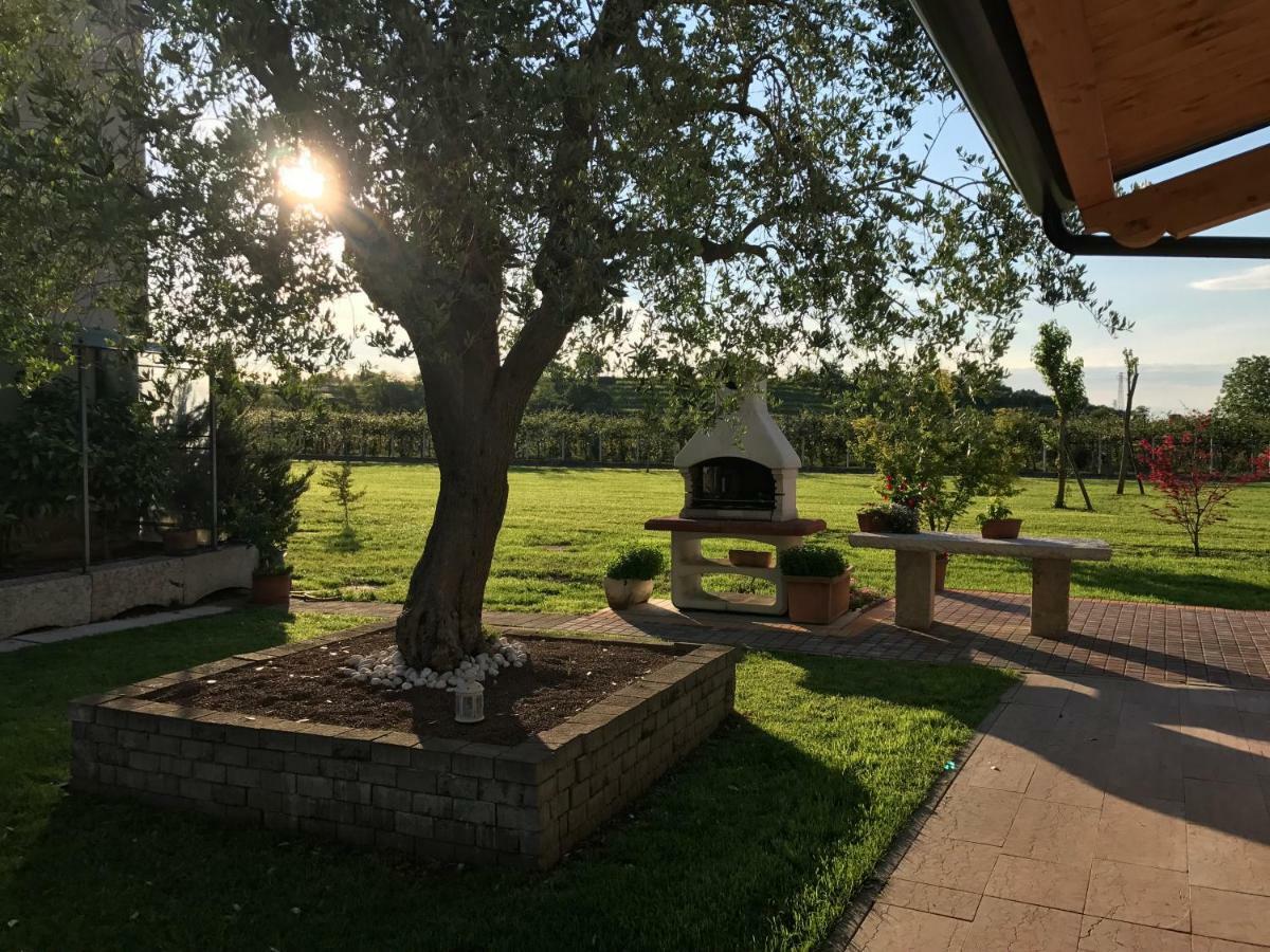 Appartamento "Casa Vacanze Corte Ara Decima" Sona Bagian luar foto